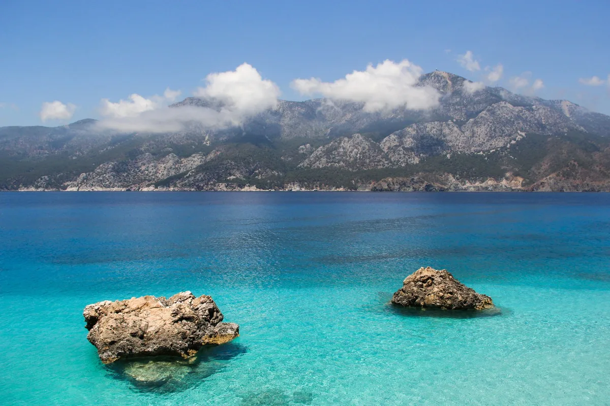 Adrasan uzun kumsalı ve sakin deniz