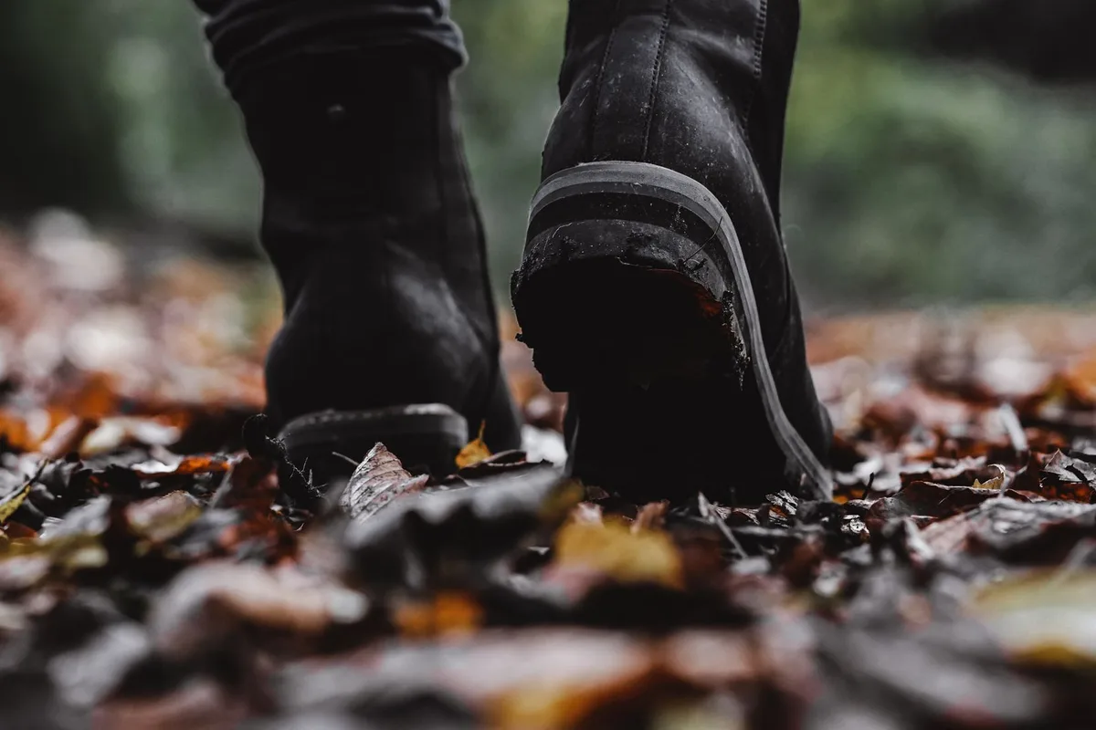 Trekking botunun kavrama sağlayan dişli tabanı yakın çekim
